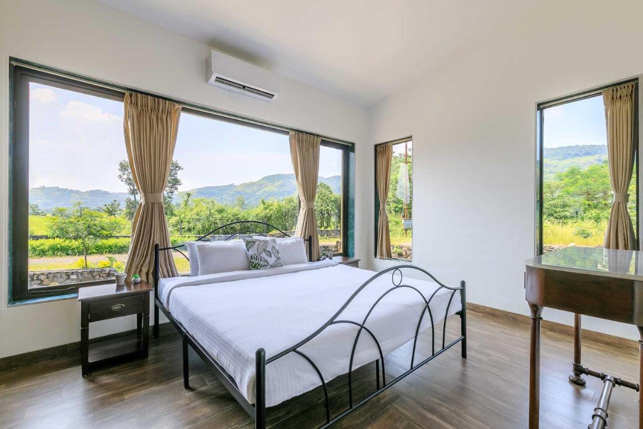 Stayvista'S Shivom Villa 2 - A Serene Escape With Views Of The Valley And Lake Лонавала Екстериор снимка